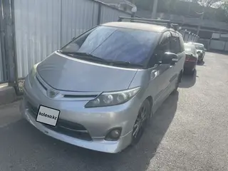 Toyota Estima, 2010