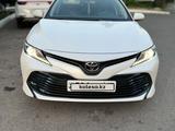 Toyota Camry 2018 года за 12 500 000 тг. в Шымкент – фото 2