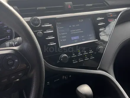 Toyota Camry 2018 года за 11 500 000 тг. в Костанай – фото 10