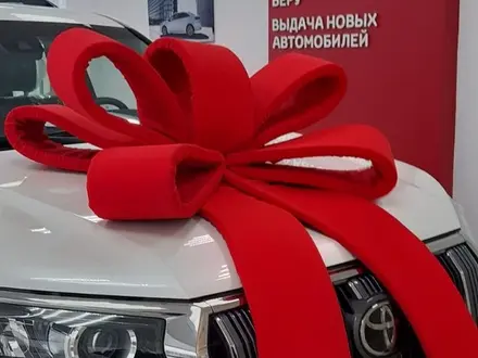 Toyota Land Cruiser Prado 2023 года за 30 700 000 тг. в Астана – фото 2