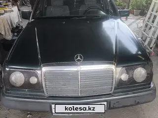Mercedes-Benz E 230