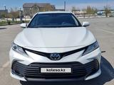 Toyota Camry 2021 года за 17 500 000 тг. в Алматы – фото 2