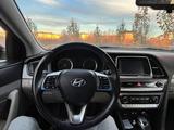 Hyundai Sonata 2018 года за 5 900 000 тг. в Актобе