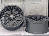 Диски оригинал R20 для BMW F10 F13 F01 Chevrolet Camaro за 765 000 тг. в Астана