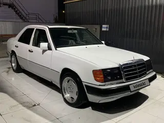 Mercedes-Benz E-Class, 1991