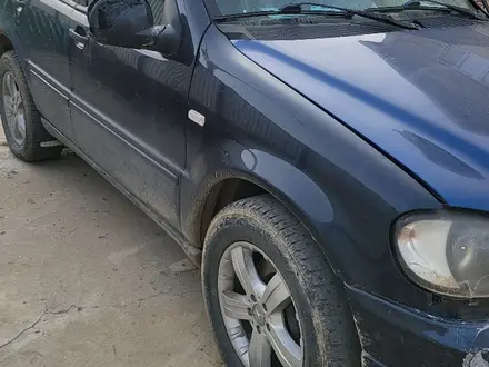 Mercedes-Benz ML 320 2001 года за 2 500 000 тг. в Кульсары – фото 4