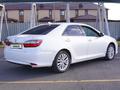 Toyota Camry 2015 года за 10 300 000 тг. в Уральск – фото 4