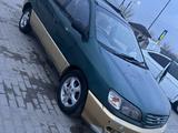 Toyota Ipsum 1996 года за 3 000 000 тг. в Алматы