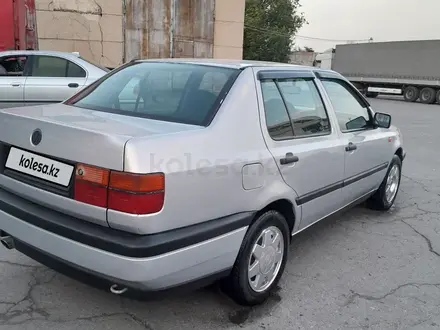 Volkswagen Vento 1992 года за 1 200 000 тг. в Шымкент