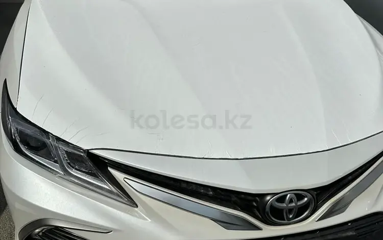 Toyota Camry 2022 года за 14 300 000 тг. в Алматы