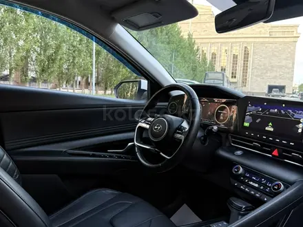 Hyundai Elantra 2022 года за 9 600 000 тг. в Уральск – фото 16