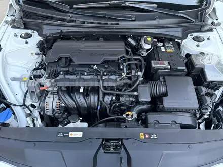 Hyundai Elantra 2022 года за 9 600 000 тг. в Уральск – фото 18