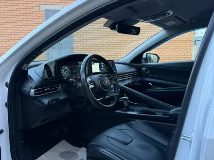 Hyundai Elantra 2022 года за 9 600 000 тг. в Уральск – фото 7