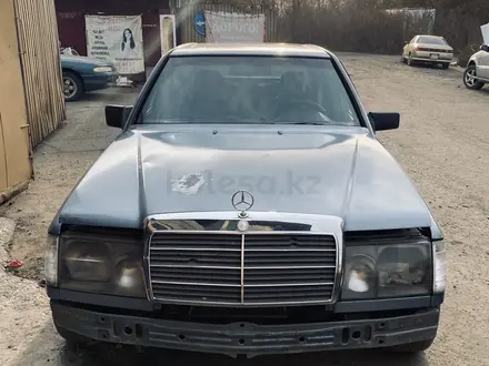 Mercedes-Benz E 200 1989 года за 1 200 000 тг. в Усть-Каменогорск – фото 4