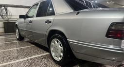 Mercedes-Benz E 220 1993 годаүшін6 500 000 тг. в Костанай – фото 2