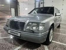 Mercedes-Benz E-Class, 1993