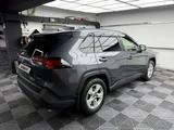 Toyota RAV4 2019 года за 13 900 000 тг. в Алматы – фото 4