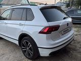 Volkswagen Tiguan 2021 года за 10 990 000 тг. в Костанай – фото 3