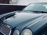 Mercedes-Benz E 200 1997 года за 2 750 000 тг. в Тарановское – фото 2