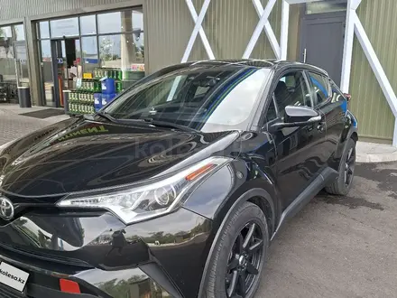Toyota C-HR 2018 года за 8 500 000 тг. в Алматы – фото 2