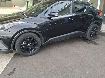 Toyota C-HR 2018 года за 8 500 000 тг. в Алматы – фото 4
