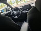 Toyota C-HR 2018 года за 8 500 000 тг. в Алматы – фото 5