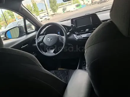 Toyota C-HR 2018 года за 8 500 000 тг. в Алматы – фото 5