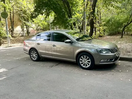 Volkswagen Passat 2012 года за 5 500 000 тг. в Алматы