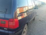 Volkswagen Sharan 2001 годаүшін3 700 000 тг. в Рудный – фото 2