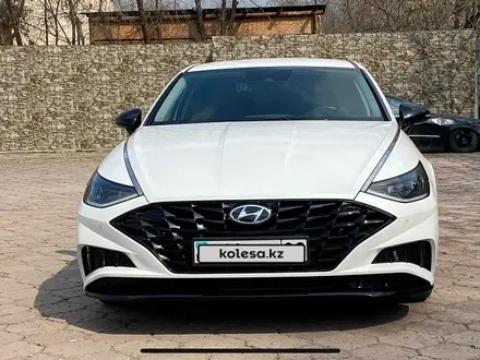 Hyundai Sonata 2021 года за 12 900 000 тг. в Алматы – фото 11