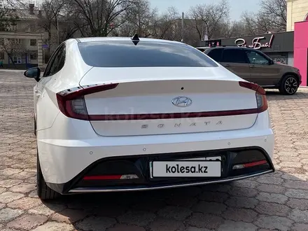 Hyundai Sonata 2021 года за 12 900 000 тг. в Алматы – фото 12