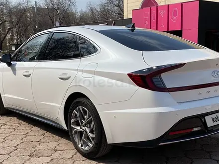 Hyundai Sonata 2021 года за 12 900 000 тг. в Алматы – фото 5