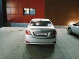 Hyundai Solaris 2014 года за 6 000 000 тг. в Актобе – фото 4