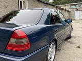 Mercedes-Benz C 180 1998 годаүшін1 800 000 тг. в Алматы – фото 3