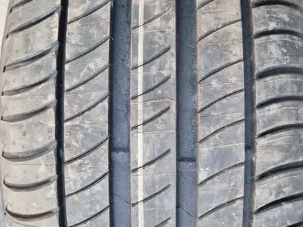 1шт летние шины размер 245 55 17 Michelin за 30 000 тг. в Алматы – фото 2