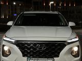 Hyundai Santa Fe 2019 года за 12 500 000 тг. в Атырау