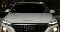 Hyundai Santa Fe 2019 года за 12 300 000 тг. в Атырау