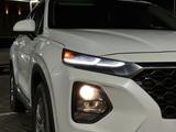 Hyundai Santa Fe 2019 года за 12 300 000 тг. в Атырау – фото 3
