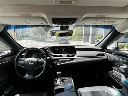 Lexus ES 250 2019 года за 22 500 000 тг. в Астана – фото 4
