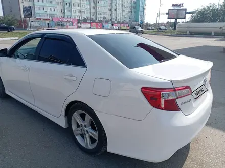 Toyota Camry 2013 года за 5 700 000 тг. в Актобе – фото 2