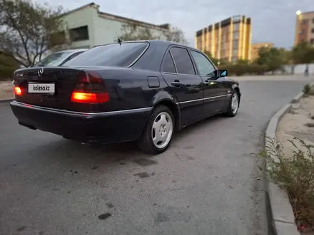 Mercedes-Benz C 240 1998 года за 3 000 000 тг. в Актау – фото 3