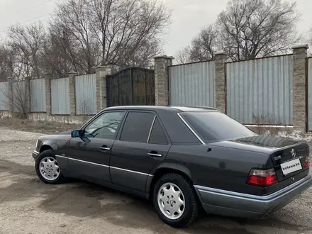 Mercedes-Benz E 280 1993 года за 2 800 000 тг. в Алматы – фото 3
