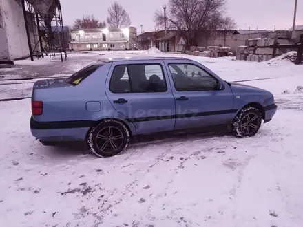 Volkswagen Vento 1992 года за 1 300 000 тг. в Уральск – фото 3