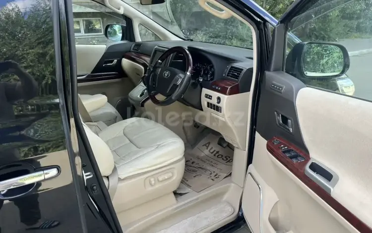 Toyota Alphard 2011 года за 7 500 000 тг. в Актобе