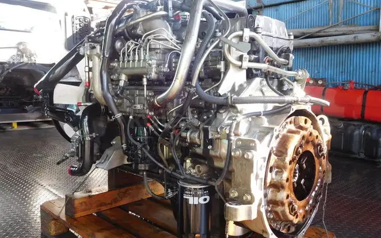 Двигатель 6hk1 за 10 000 тг. в Атырау