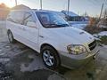 Kia Carnival 2002 года за 2 500 000 тг. в Шымкент – фото 5