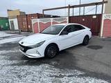 Hyundai Elantra 2021 года за 9 500 000 тг. в Караганда – фото 4