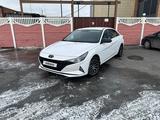 Hyundai Elantra 2021 года за 9 500 000 тг. в Караганда