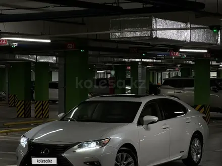 Lexus ES 300h 2015 года за 12 400 000 тг. в Алматы