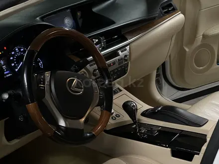 Lexus ES 300h 2015 года за 12 400 000 тг. в Алматы – фото 16